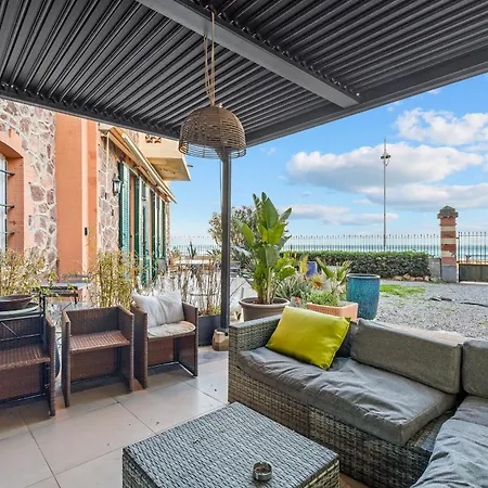 Apartment Au Bord De A *
